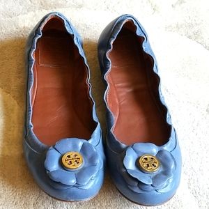 TORY BURCH 8.5 blue flower flats